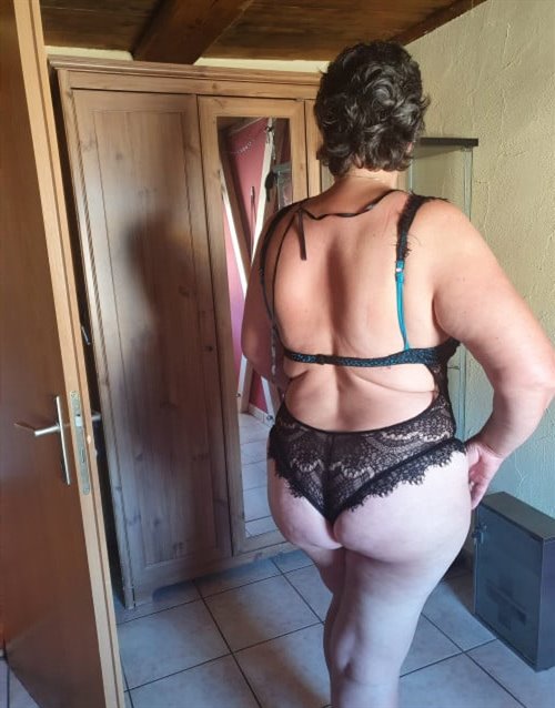 Escort modell Zesi, Duisburg - 18030